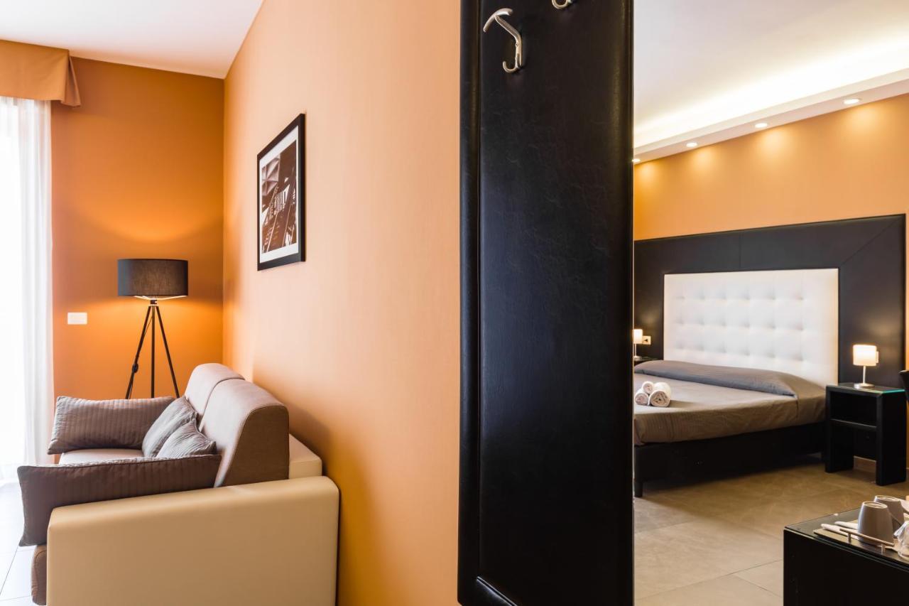 Bh Napoli Railway Hotel Luaran gambar