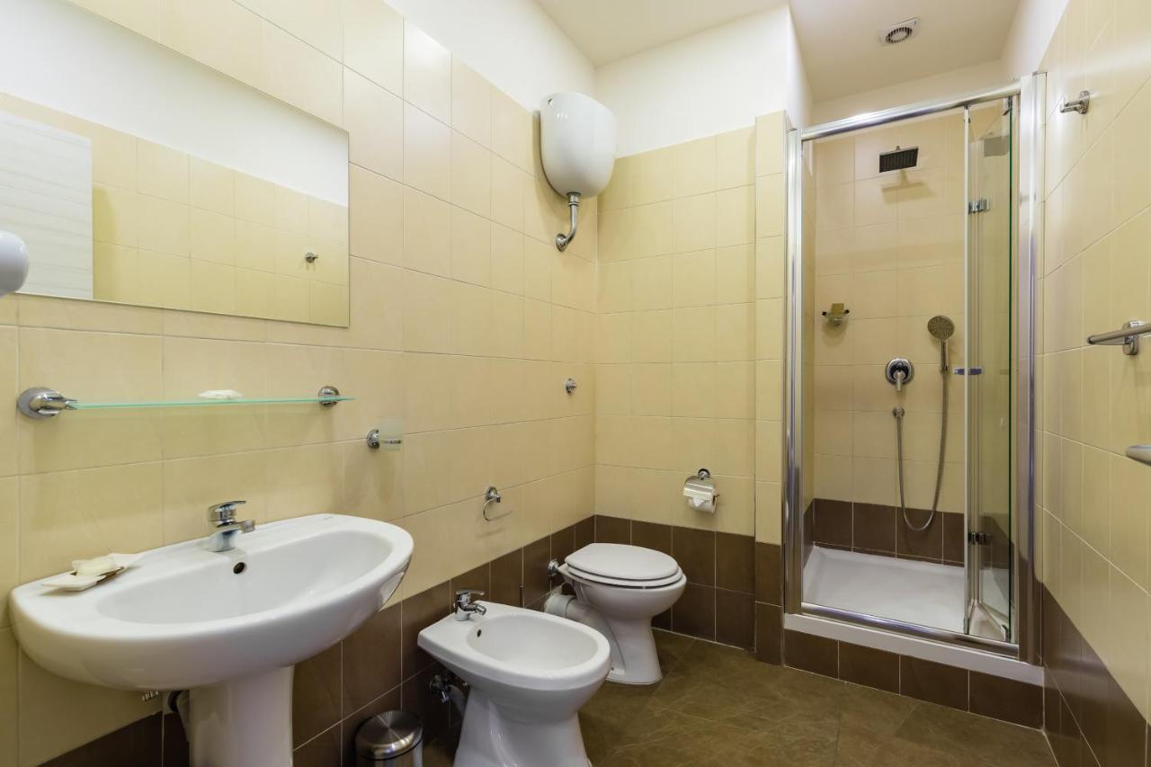 Bh Napoli Railway Hotel Luaran gambar